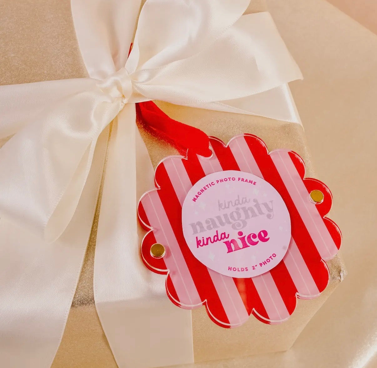 Scallop Picture Frame Ornament