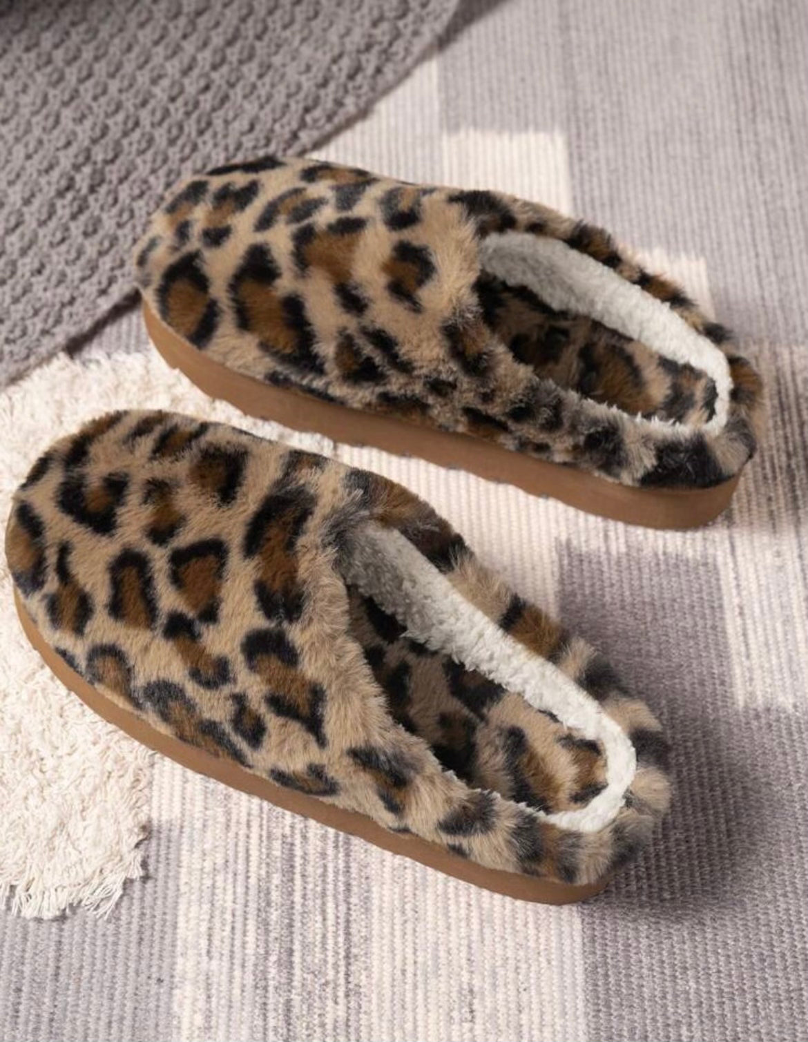 CHEETAH PRINT PLUSH ANTI SLIP SLIPPERS