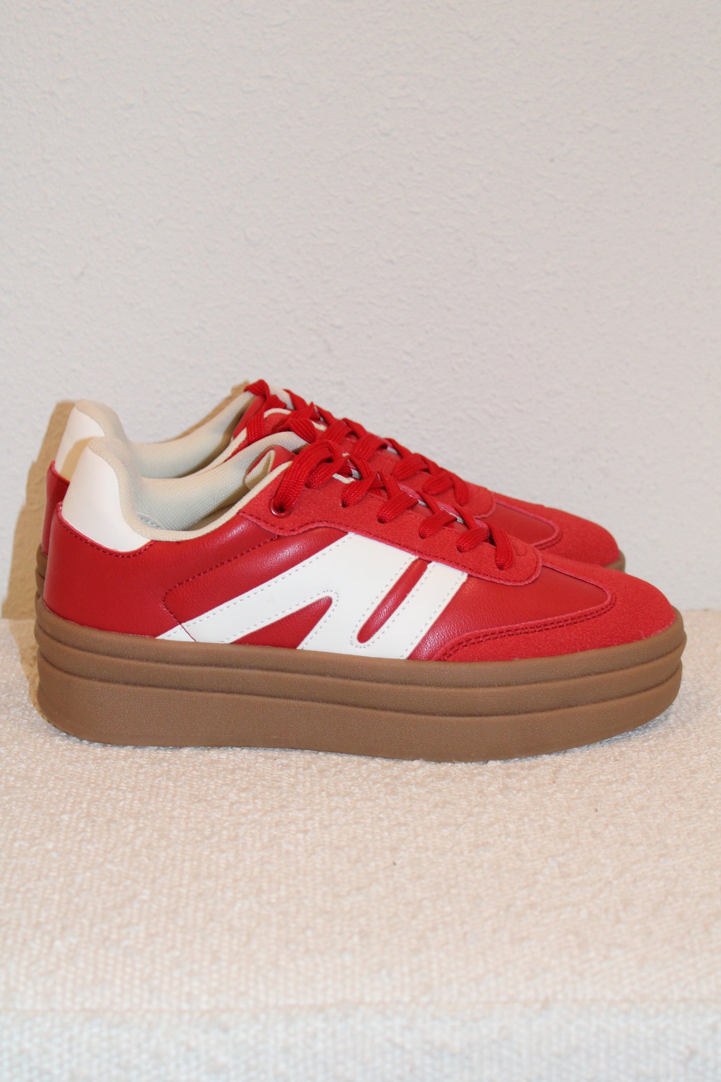RED COLORBLOCK PLATFORM SNEAKERS