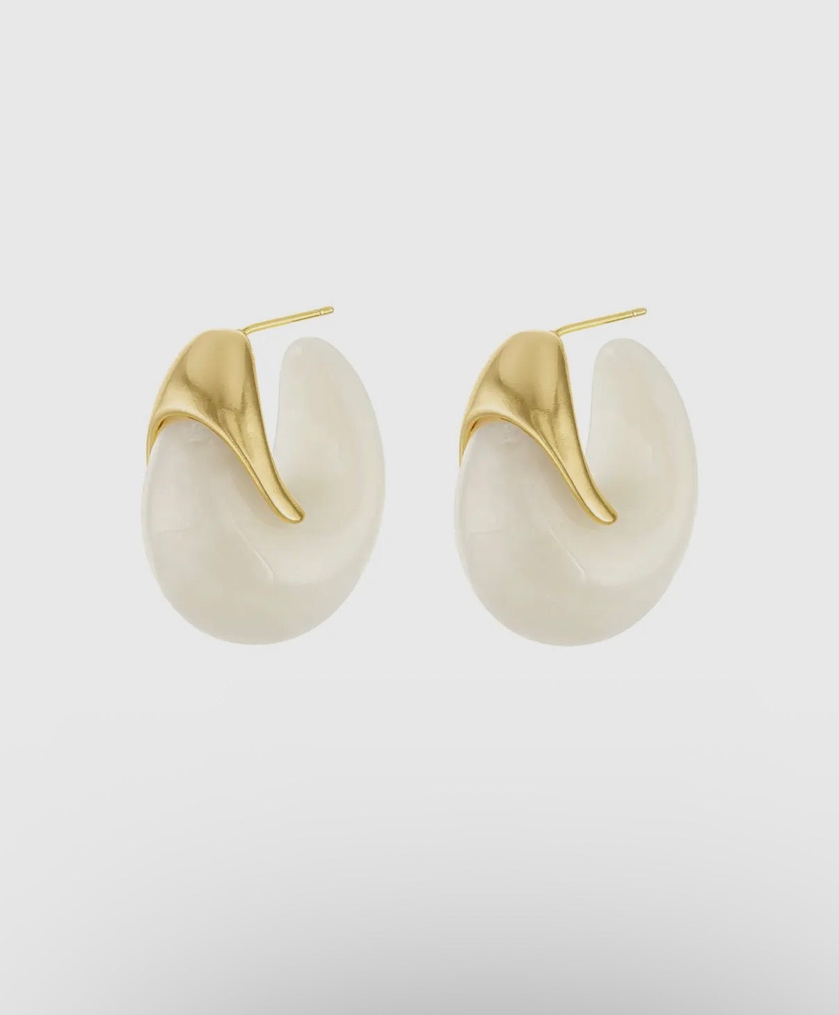 Casey Retro Hoop Earring