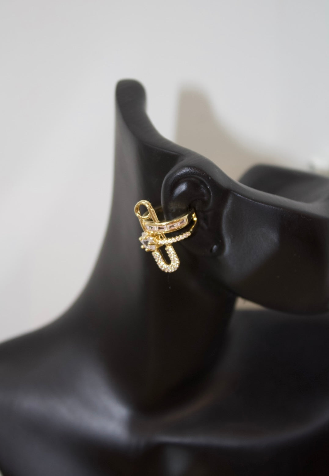 Detailed Paper Clip Ear Cuff