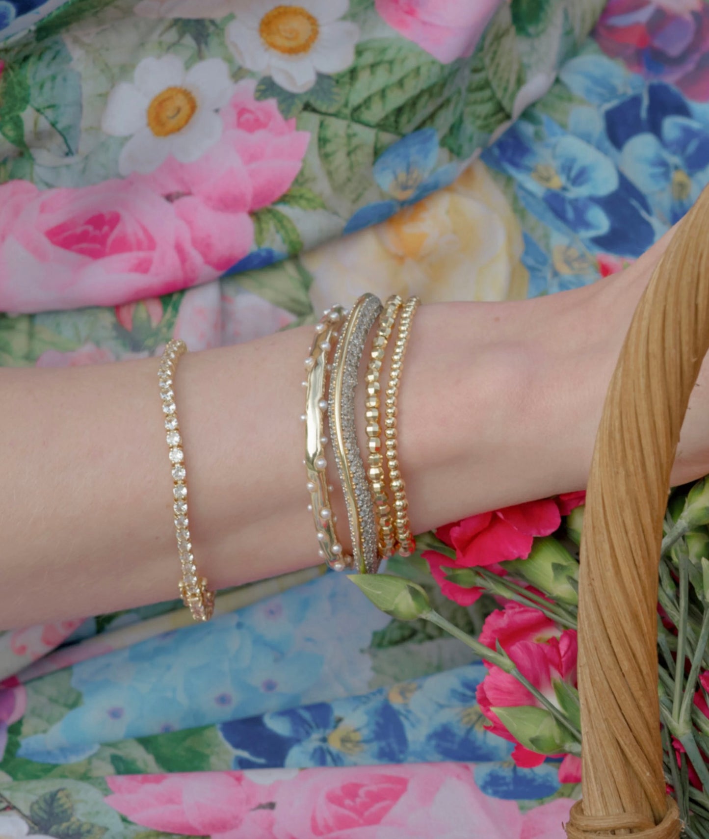 MULTI FACED STRETCH BEAD BRACELET